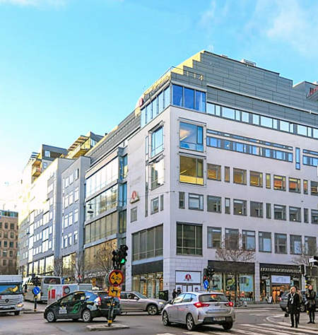 DNB Sverige har hovedkontor i svært moderne lokaler i Regeringsgatan 59, sentralt i Stockholm.